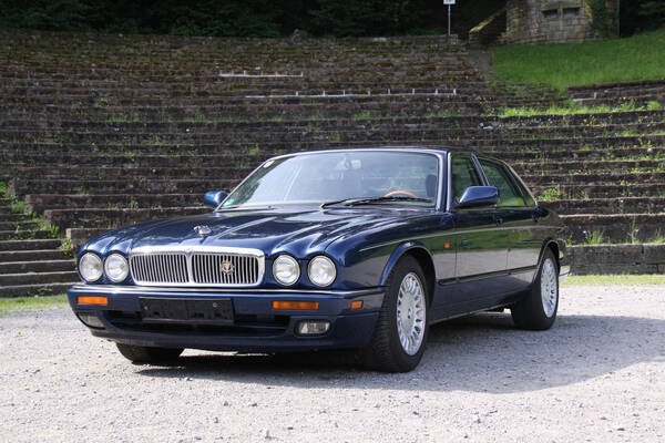 Jaguar XJ6 & XJ12 (X300)