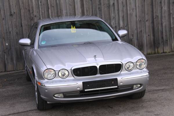 Jaguar XJ8/X350